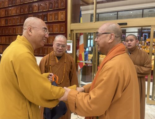 Upacara Akbar untuk Pentahbisan dan Pembukaan Balai K ṣitigarbha di Gunung Wutai, Toronto, Kanada
